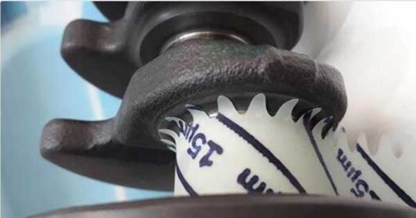 為什么激光精細(xì)加工磨料膜對凸輪軸或曲軸如此重要？(圖2)