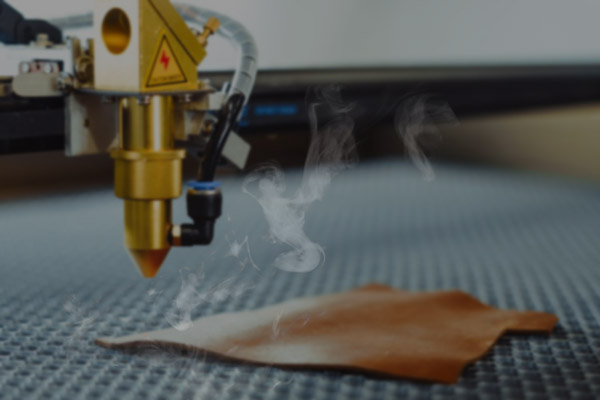 非金屬激光切割產(chǎn)生粉塵的原因是什么？該怎么解決